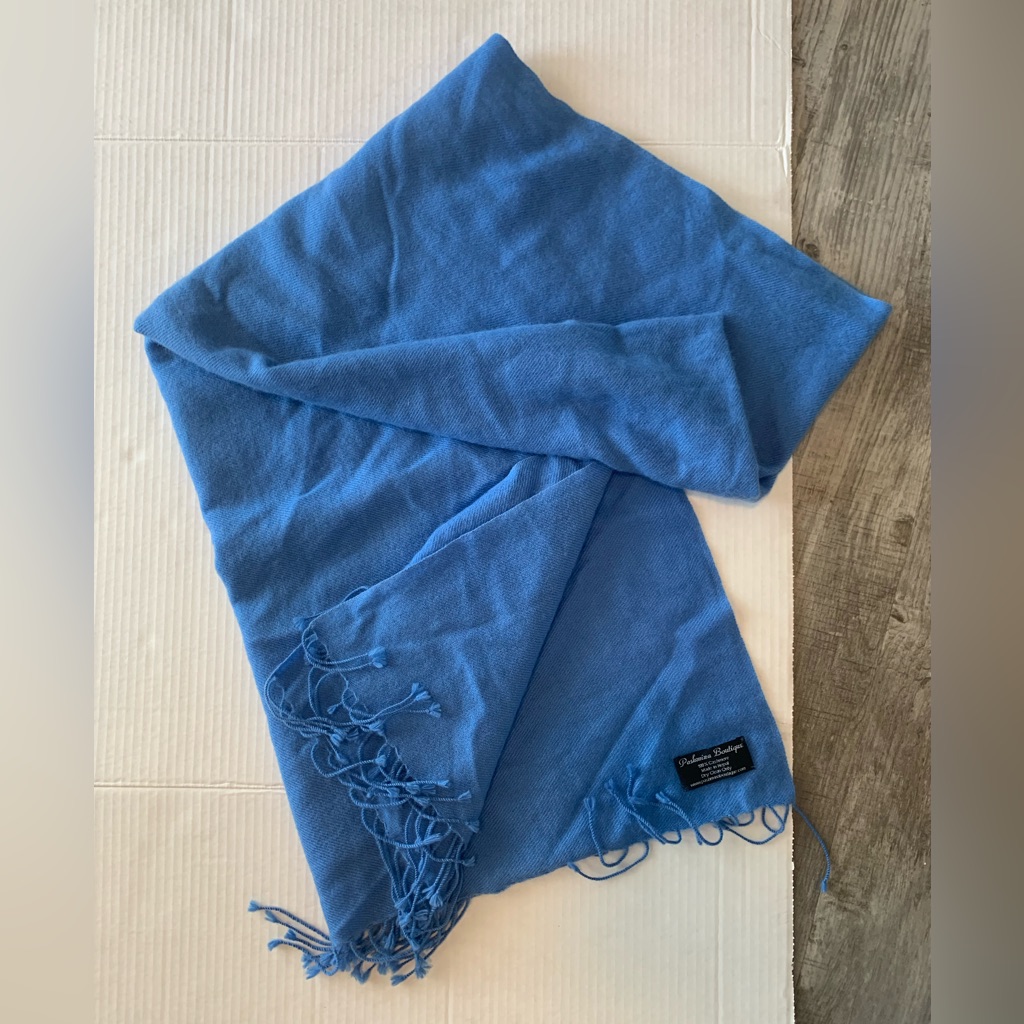 Pashmina Boutique Women’s Blue Cashmere Wrap